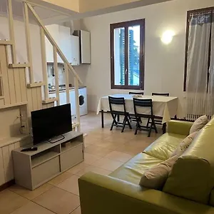 https://loft-moderno-vista-centro-citt.emilia-romagnahotels.net